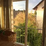 Loft-wohnung Mit Ausblick Und Terrasse 科堡