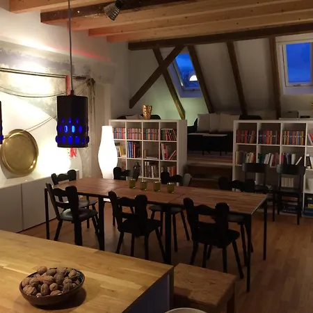 Loft-wohnung Mit Ausblick Und Terrasse Lägenhet
