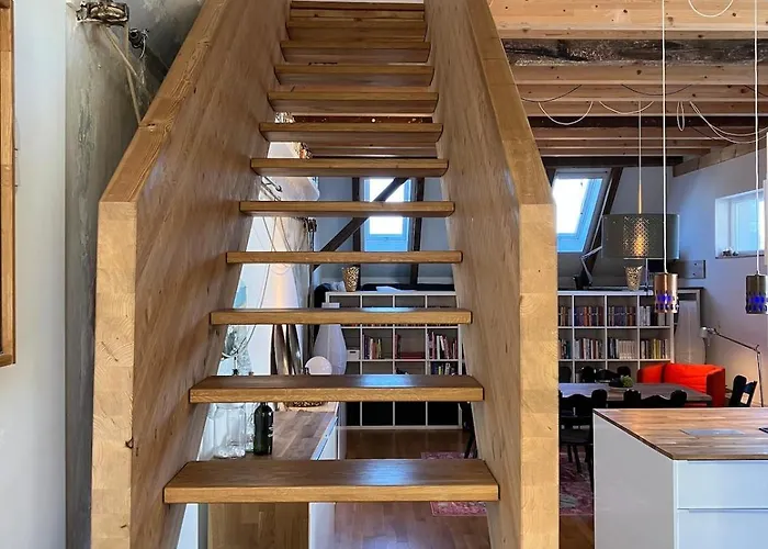 Loft-wohnung Mit Ausblick Und Terrasse